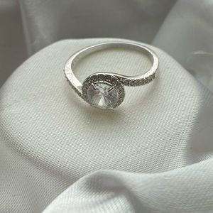 Swarovski Attract Swirl Ring